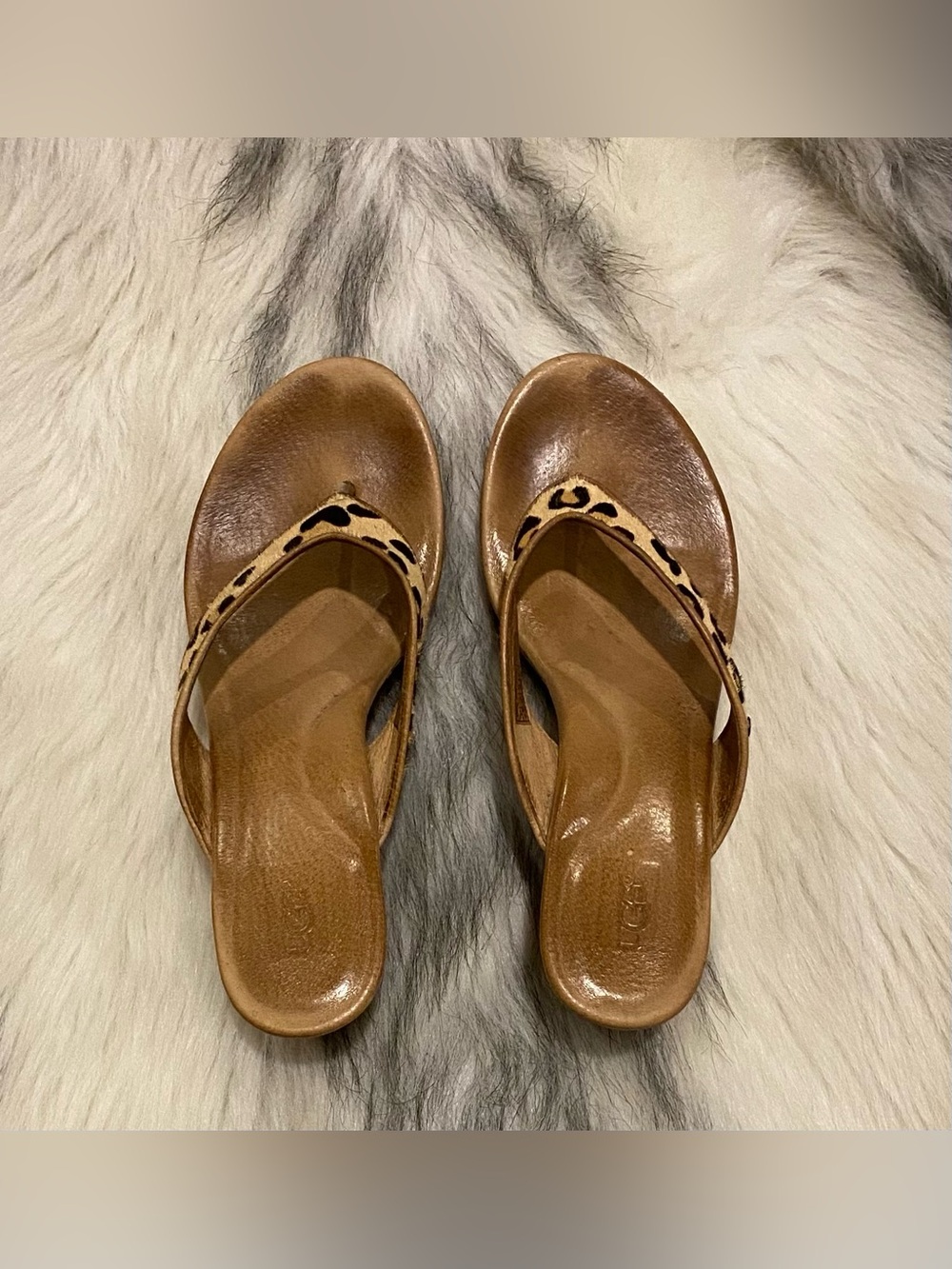 UGG Tan Leather Sandal with Leopard Print Strap - Picture 5 of 7